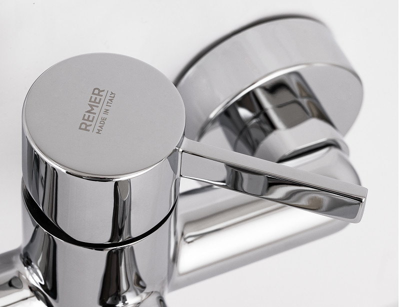 Смеситель для ванны Remer Metrica MC02