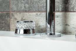 Смеситель для раковины Boheme Aura 152-CR-A