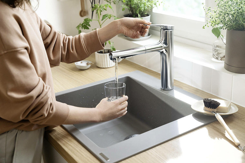 Смеситель для кухни Hansgrohe Zesis M33 74804670