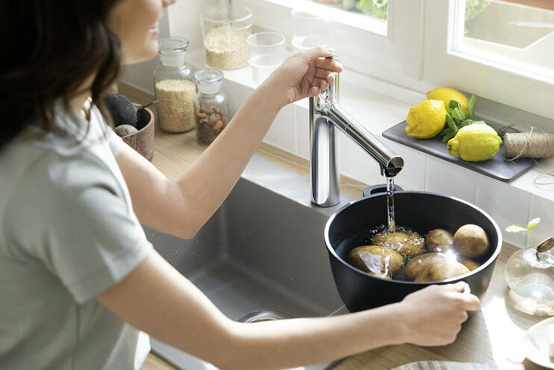 Смеситель для кухни Hansgrohe Zesis M33 74801670 Черный матовый