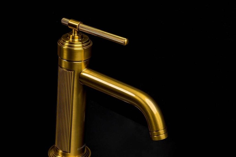 Смеситель для раковины Boheme Eterna 175-G