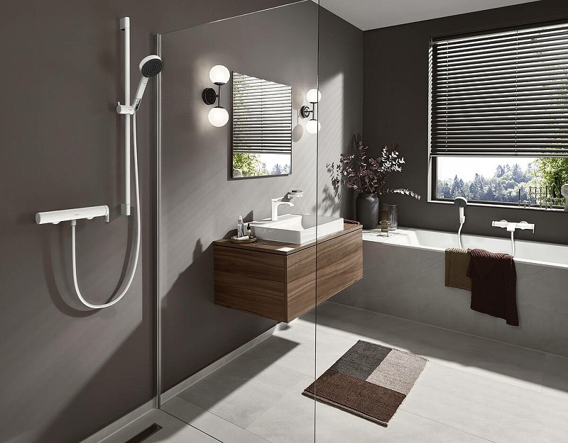 Смеситель для ванны Hansgrohe Vivenis 75420700 белый матовый