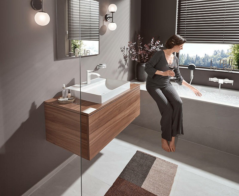 Смеситель для ванны Hansgrohe Vivenis 75420700 белый матовый