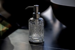 Дозатор для жидкого мыла Boheme Aura 10250-CR