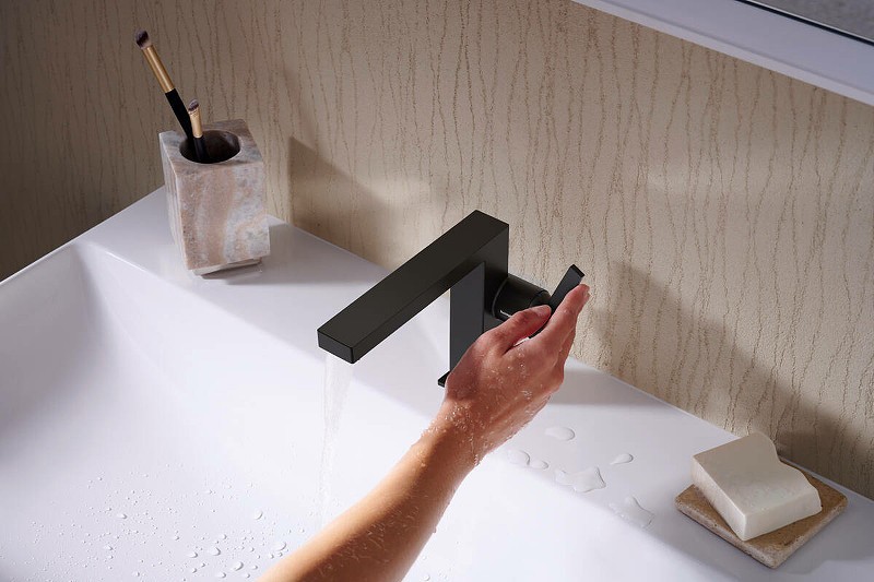 Смеситель для раковины Hansgrohe Tecturis E 73020670 черный матовый